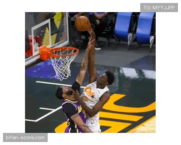 闪电队外接阿伦垂直路线威胁 吸引防守注意力 闪电队外接阿伦垂直路线威胁 吸引防守注意力