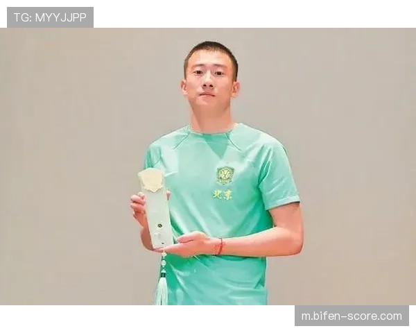 韩佳奇膝关节重伤未愈 国安门将位置轮换深度受考验